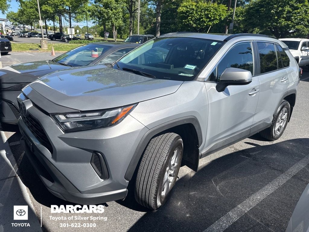 2025 Toyota RAV4 XLE SUNROOF!