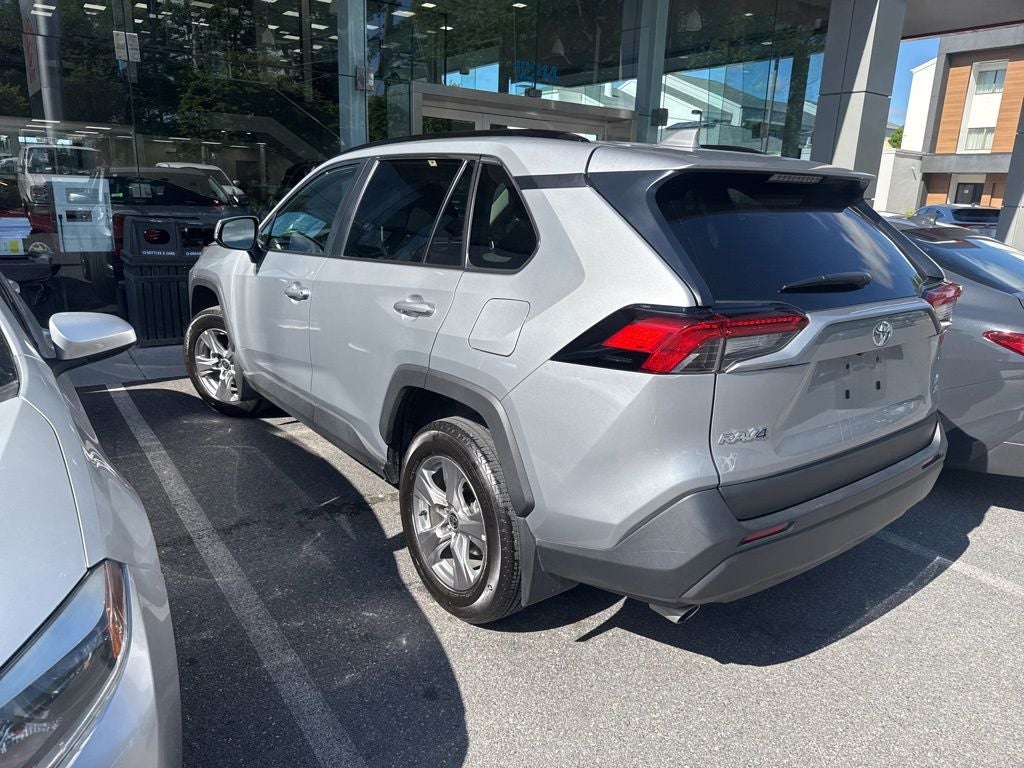 2025 Toyota RAV4 XLE SUNROOF!