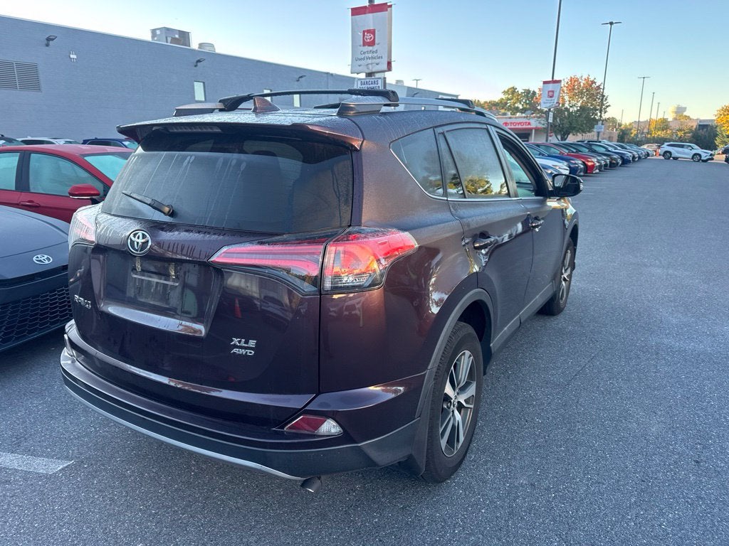 2018 Toyota RAV4 XLE LOW MILES!