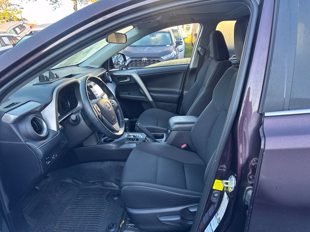 2018 Toyota RAV4 XLE LOW MILES!