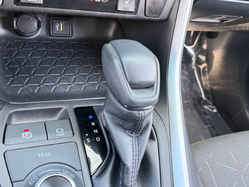 2024 Toyota RAV4 Hybrid XLE W/ CONVENIENCE & WEATHER PACKAGE!