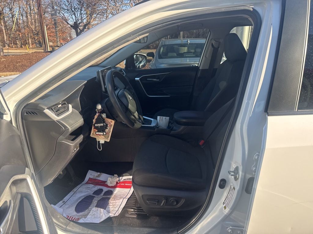 2024 Toyota RAV4 Hybrid XLE AWD Low Miles!