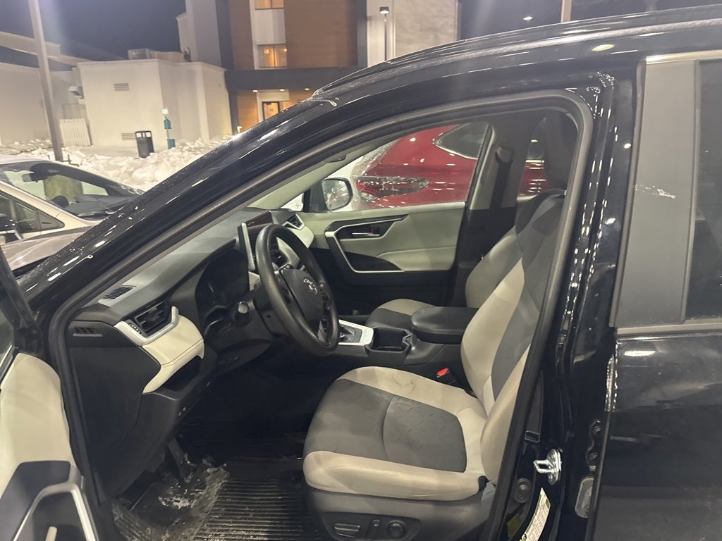 Used 2023 Toyota RAV4 XLE with VIN 2T3RWRFV8PW178452 for sale in Kansas City