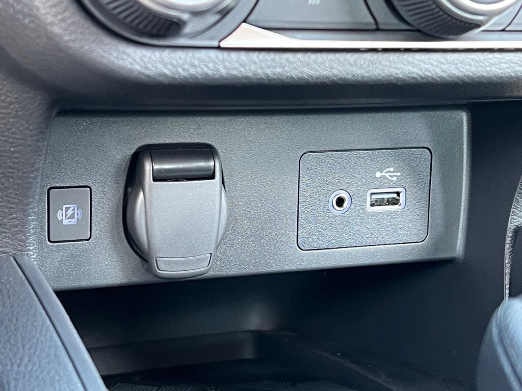 2025 Nissan Versa 1.6 SV Super Low Miles!