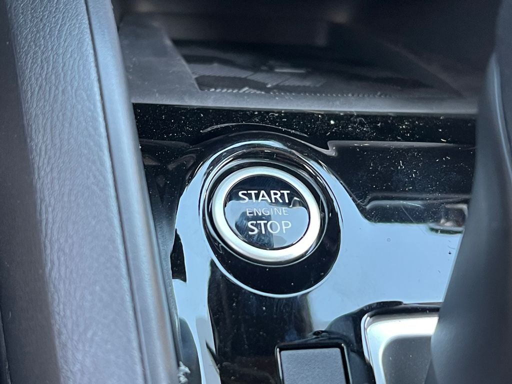 2025 Nissan Versa 1.6 SV Super Low Miles!