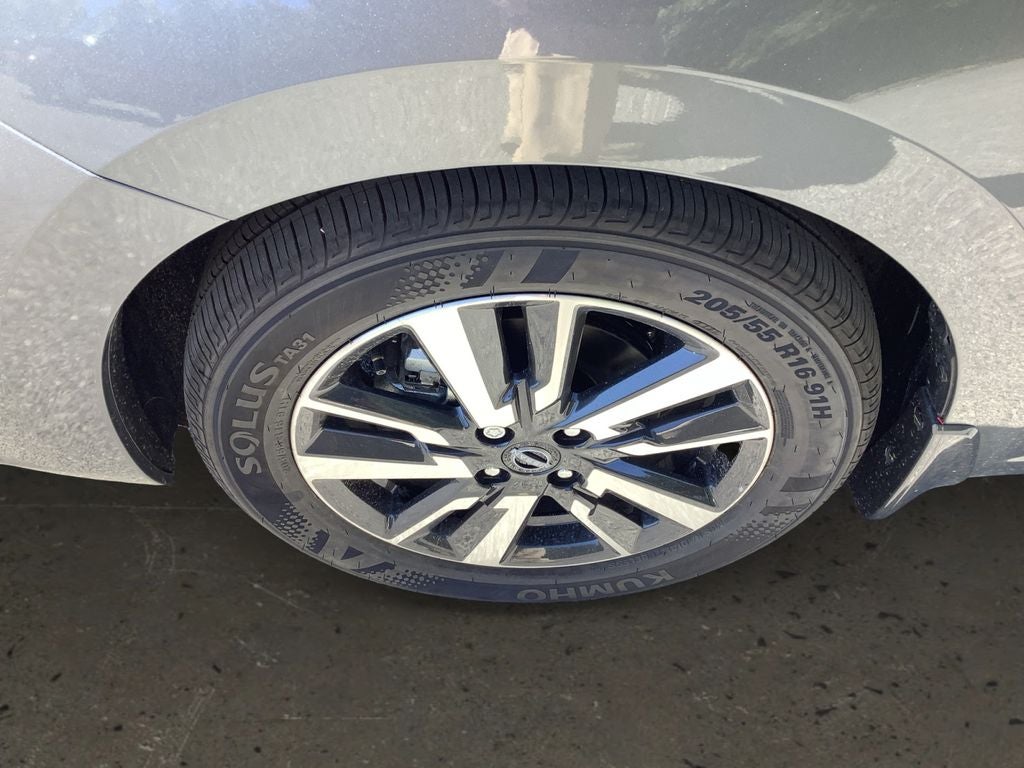 2025 Nissan Versa 1.6 SV Super Low Miles!