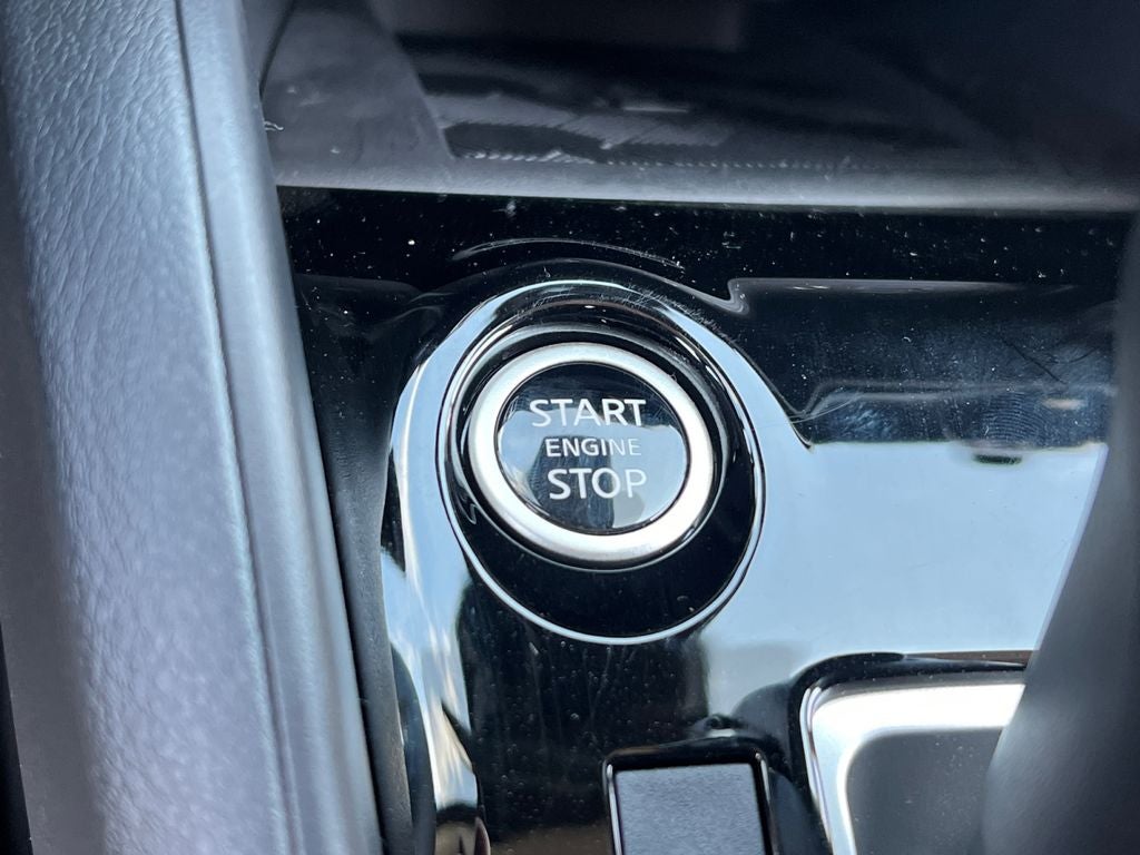 2025 Nissan Versa 1.6 SV Super Low Miles!