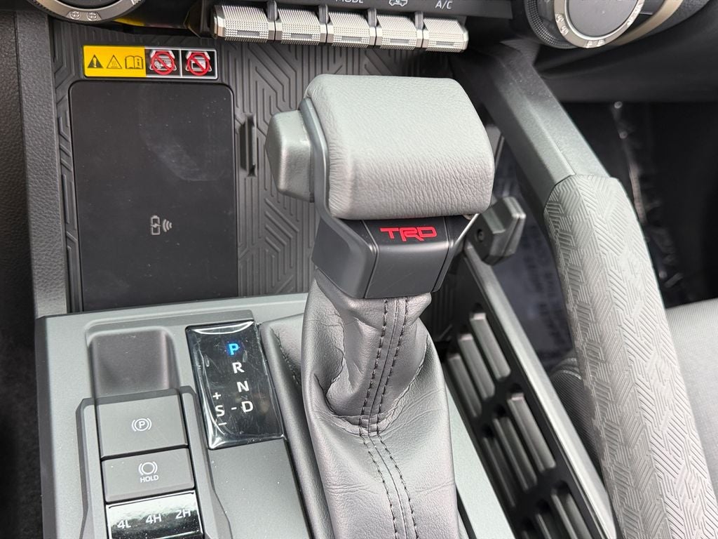 2025 Toyota Tacoma Hybrid TRD Off Road W/ SUNROOF & JBL SOUND!