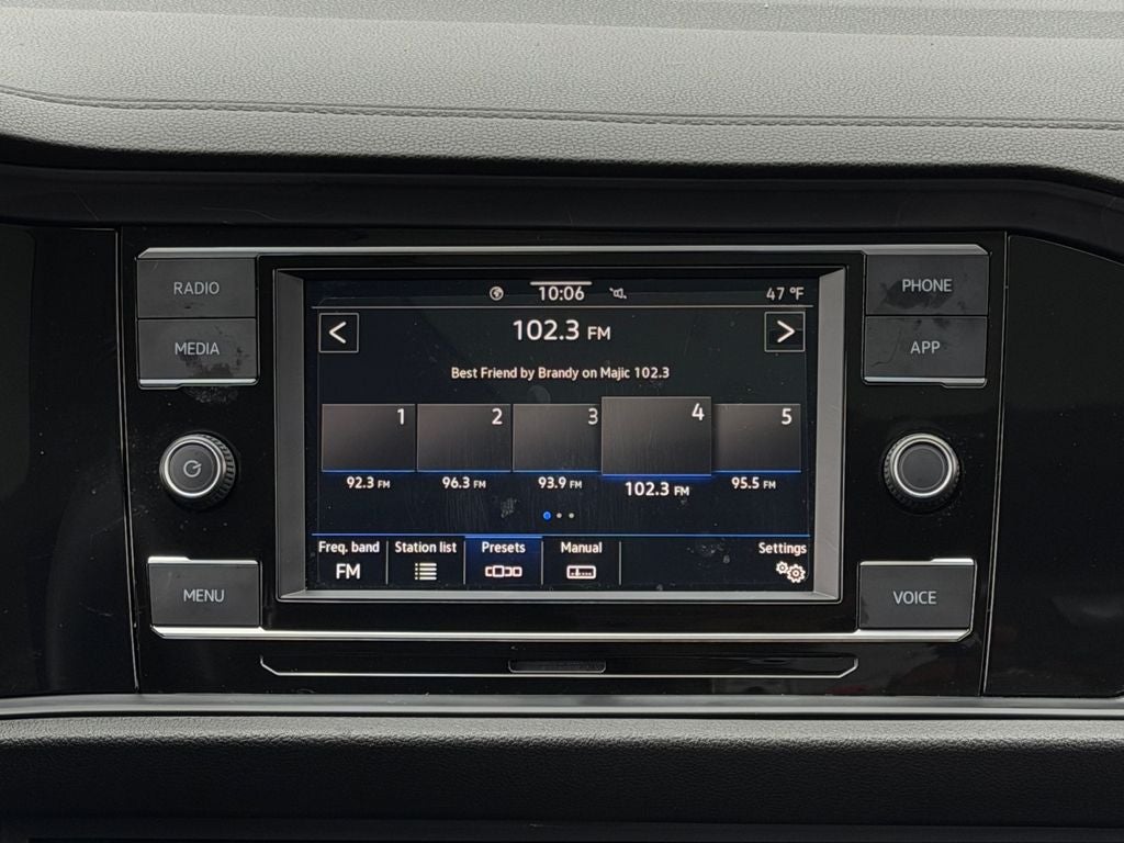 2021 Volkswagen Jetta 1.4T SE Super Low Miles!