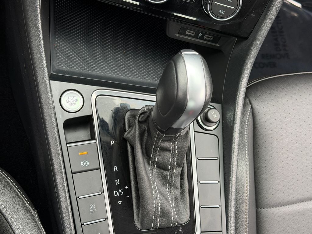 2021 Volkswagen Jetta 1.4T SE Super Low Miles!