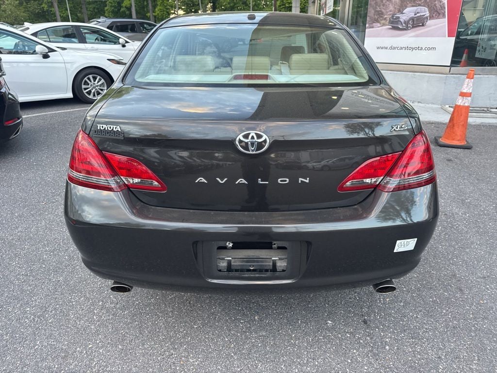2010 Toyota Avalon XLS