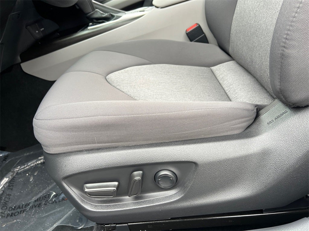 2022 Toyota Camry Hybrid LE