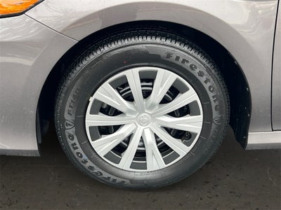 2022 Toyota Camry Hybrid LE