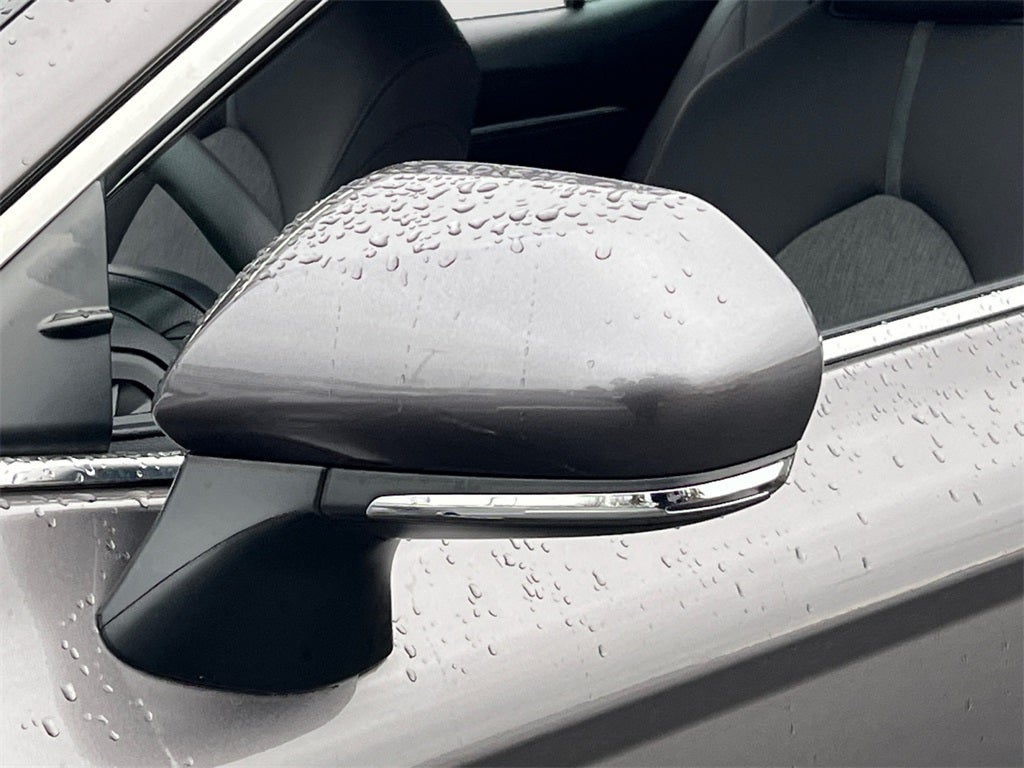 2022 Toyota Camry Hybrid LE