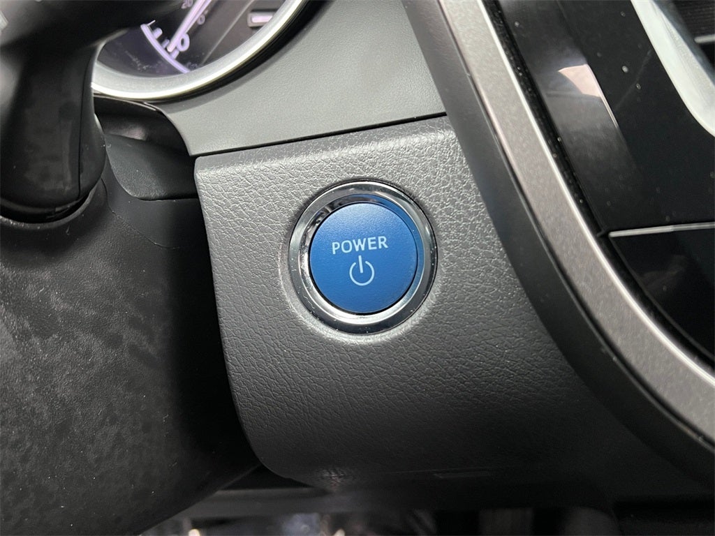 2022 Toyota Camry Hybrid LE