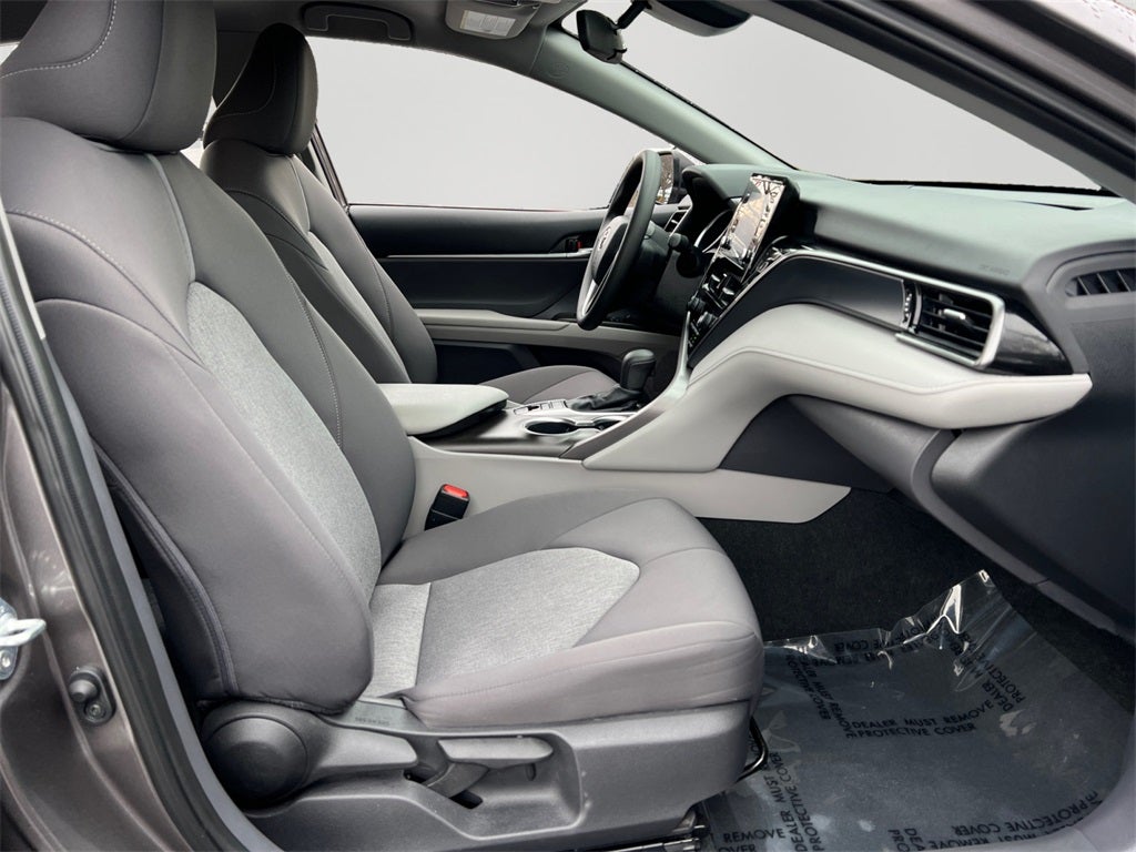 2022 Toyota Camry Hybrid LE