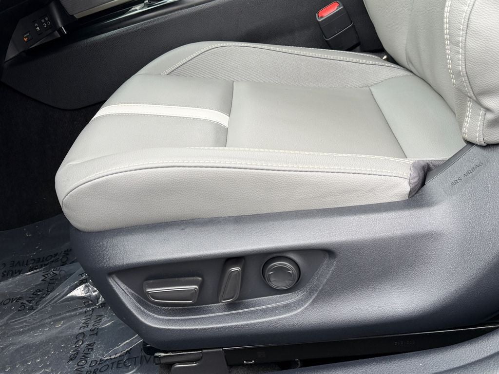 2025 Toyota Camry SE Great Color Combo!