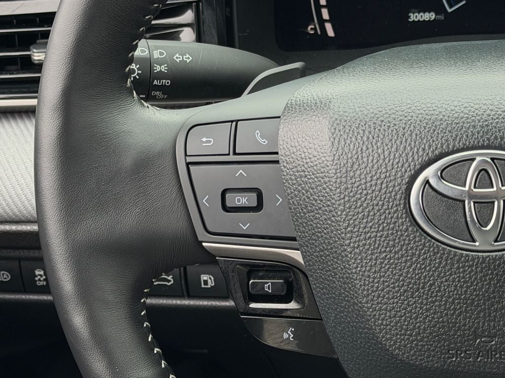 2025 Toyota Camry SE Great Color Combo!