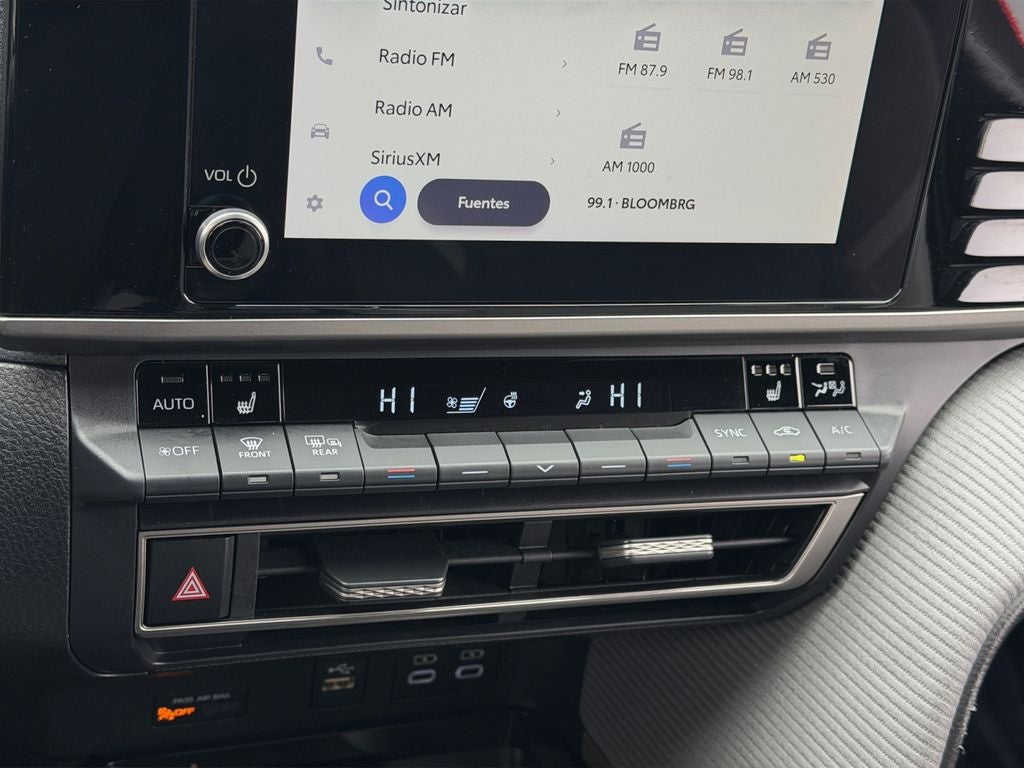 2025 Toyota Camry SE Great Color Combo!