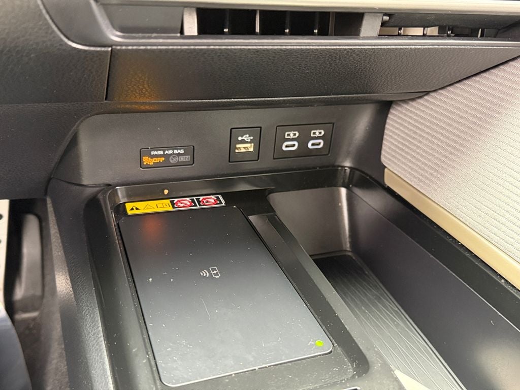 2025 Toyota Camry SE Great Color Combo!