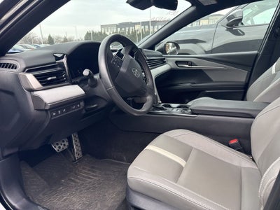 2025 Toyota Camry SE Great Color Combo!