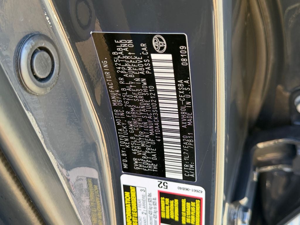 2025 Toyota Camry SE