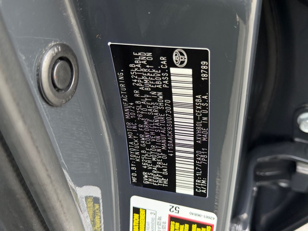 2025 Toyota Camry SE