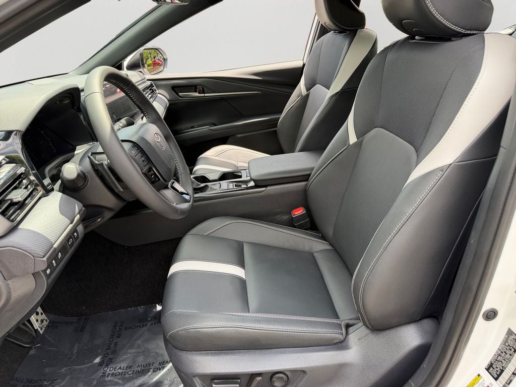 2026 Toyota Camry SE W/ SUNROOF!