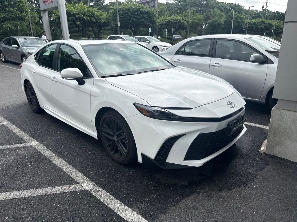 2026 Toyota Camry SE W/ SUNROOF!