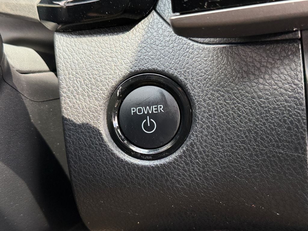 2026 Toyota Camry SE W/ SUNROOF!