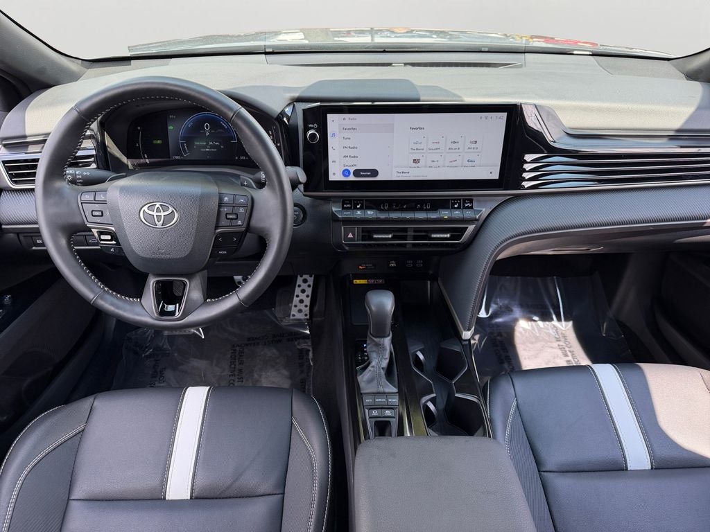 2025 Toyota Camry SE W/ SUNROOF & AWD!