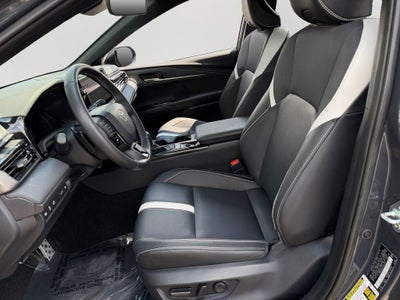 2025 Toyota Camry SE W/ SUNROOF & AWD!