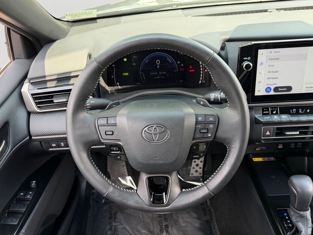 2025 Toyota Camry SE W/ SUNROOF & AWD!