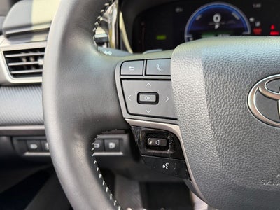 2025 Toyota Camry SE W/ SUNROOF & AWD!