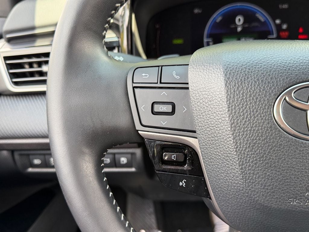 2025 Toyota Camry SE W/ SUNROOF & AWD!