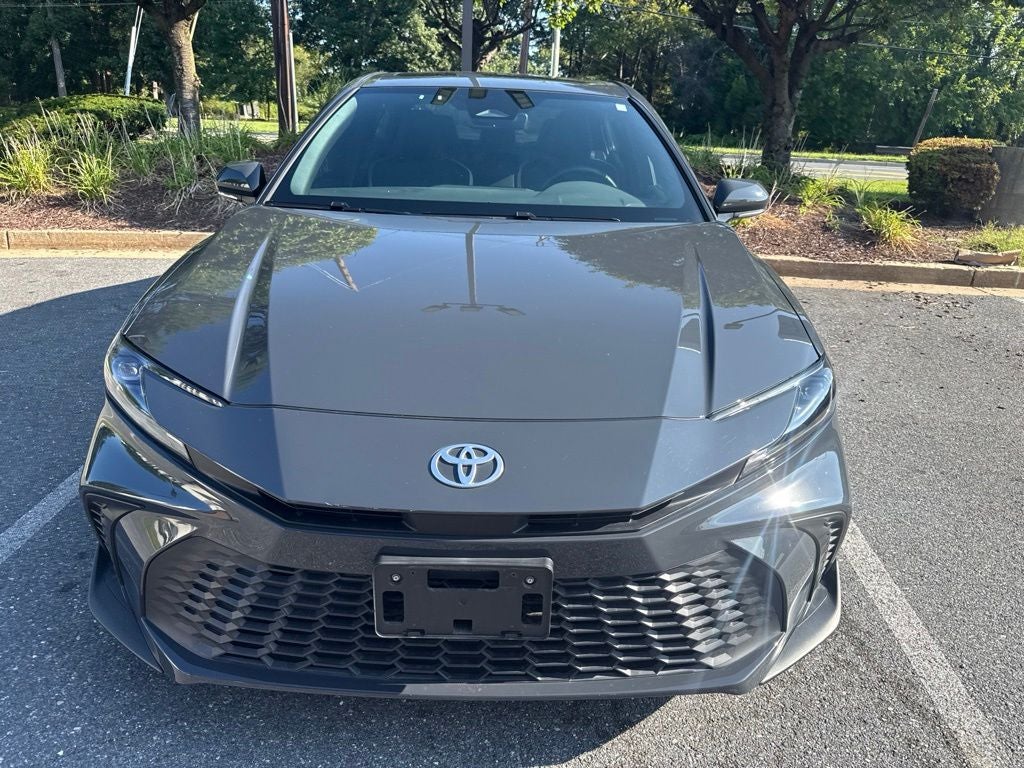 2025 Toyota Camry SE W/ SUNROOF & AWD!