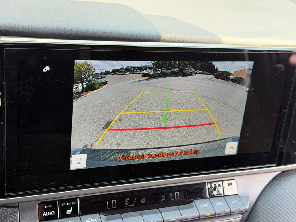 2025 Toyota Camry SE W/ SUNROOF & AWD!