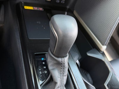2025 Toyota Camry SE W/ SUNROOF & AWD!