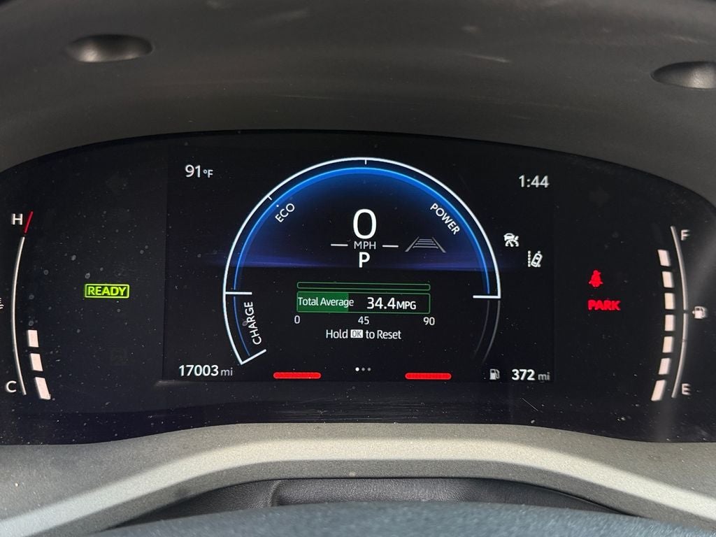 2025 Toyota Camry SE W/ SUNROOF & AWD!