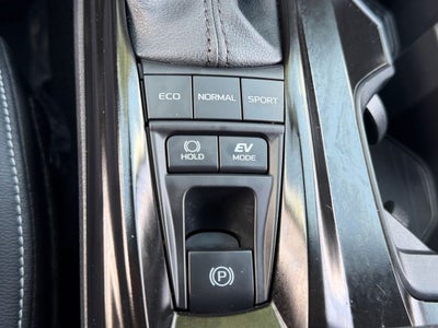 2025 Toyota Camry SE W/ SUNROOF & AWD!