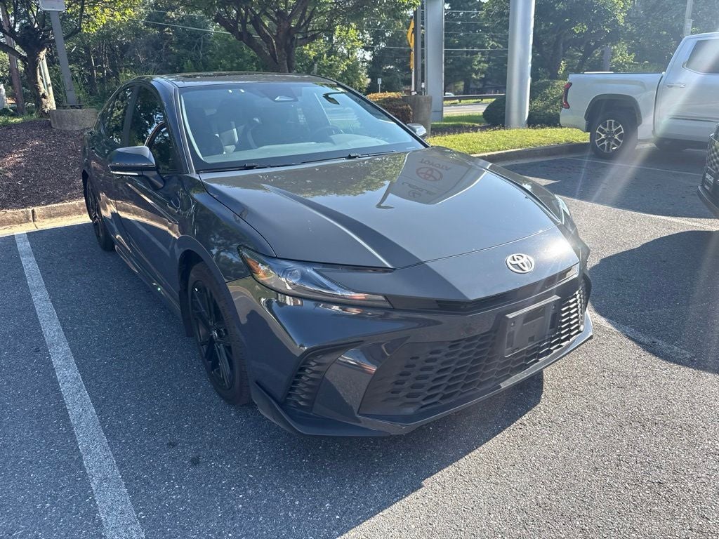 2025 Toyota Camry SE W/ SUNROOF & AWD!