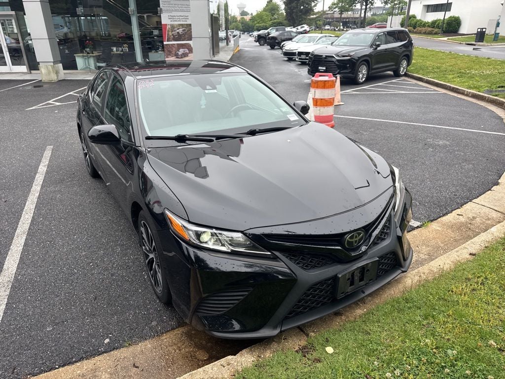 2020 Toyota Camry SE
