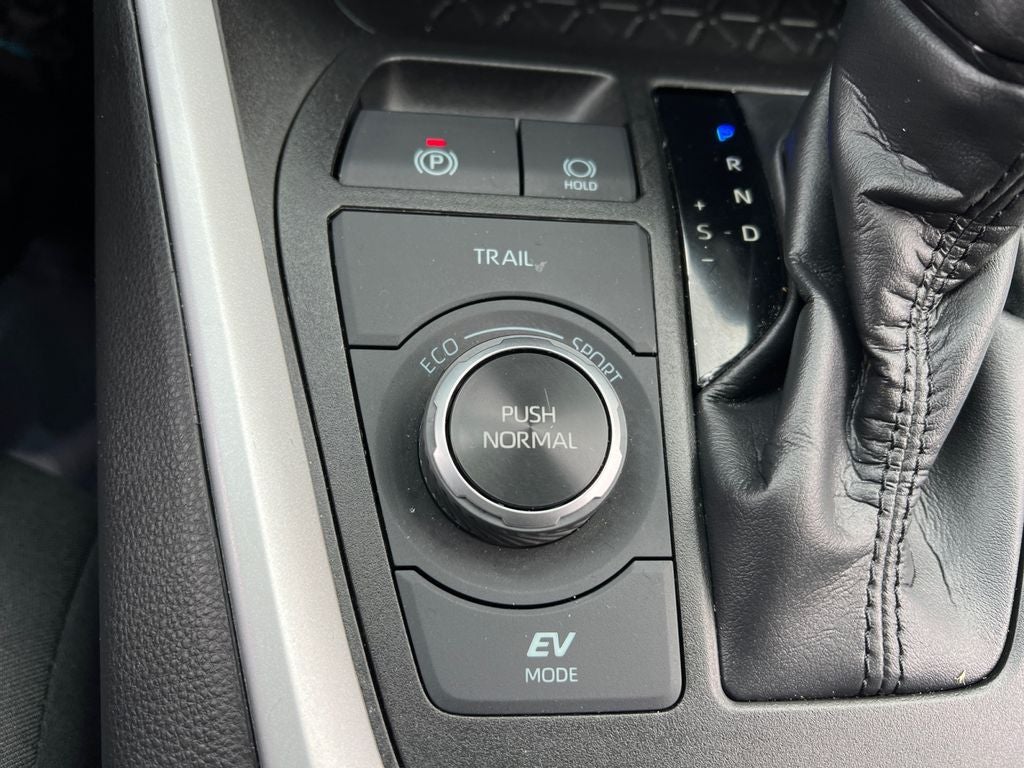 2023 Toyota RAV4 Hybrid LE Low Miles!