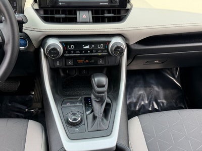 2022 Toyota RAV4 Hybrid XLE