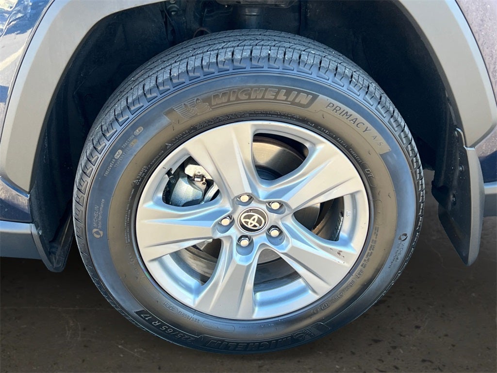 2025 Toyota RAV4 Hybrid XLE