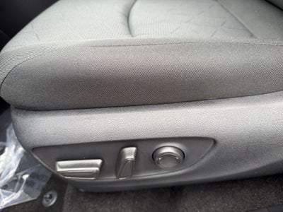 2025 Toyota RAV4 Hybrid XLE W/ SUNROOF!