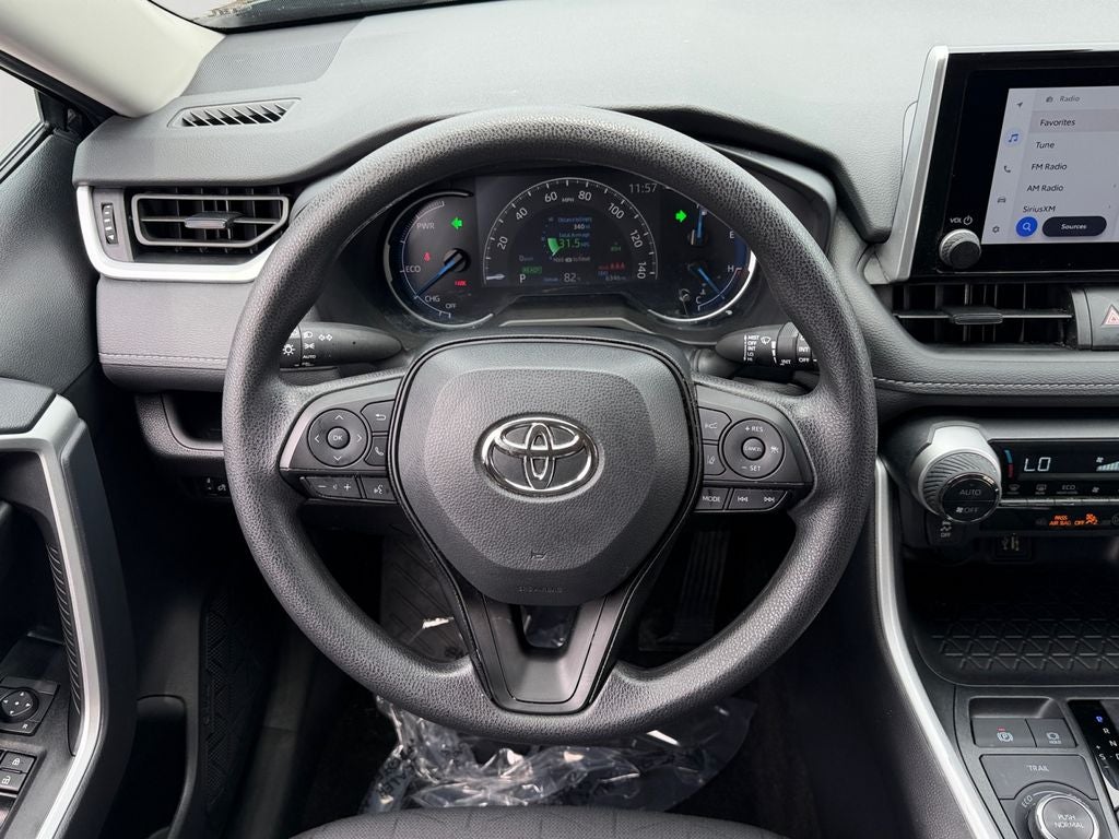 2025 Toyota RAV4 Hybrid XLE W/ SUNROOF!