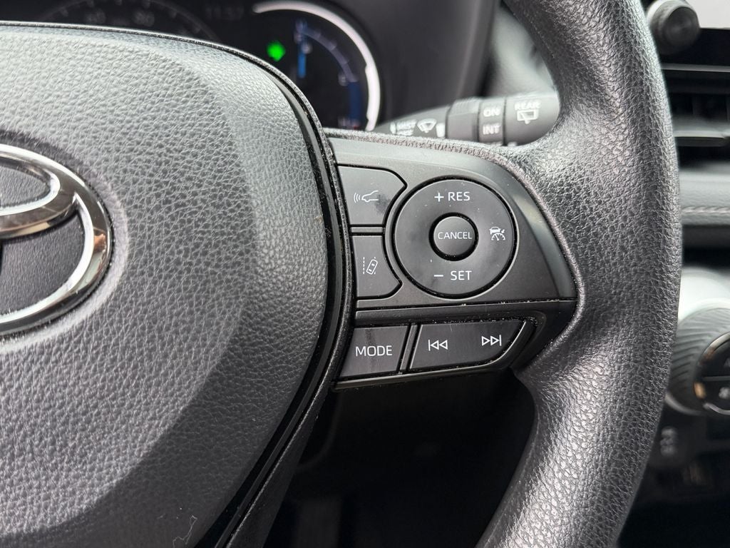 2025 Toyota RAV4 Hybrid XLE W/ SUNROOF!