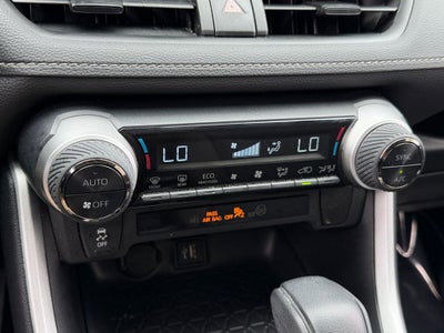 2025 Toyota RAV4 Hybrid XLE W/ SUNROOF!