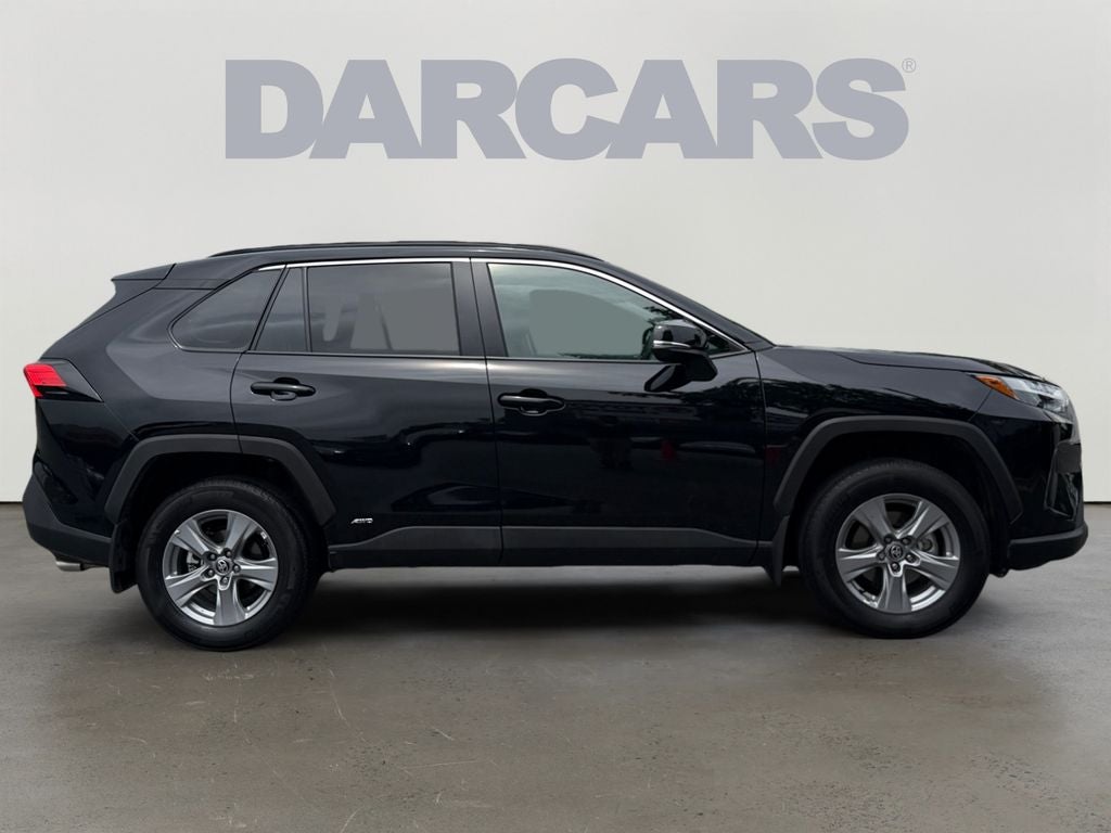 2025 Toyota RAV4 Hybrid XLE W/ SUNROOF!